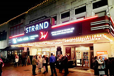 Старое доброе Рождество. The Strand Theatre